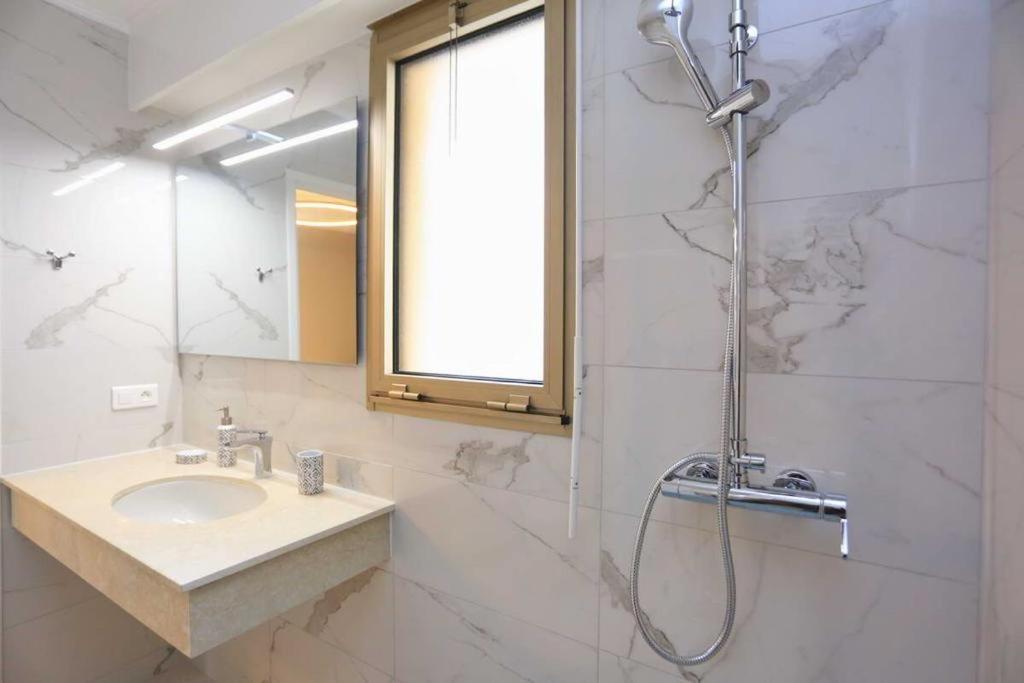 Luxe Gambetta - Sea View Apartman Nizza Kültér fotó